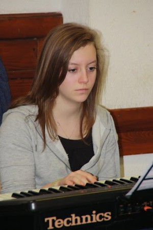 Pauline, pianiste - percusionniste